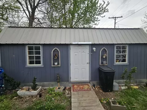 Exterior - 208 W Bryan St, Herrin, IL 62948 photo 6 of 10