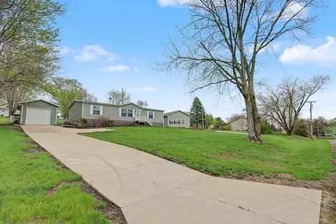 Exterior - 22816 243rd St, Eldridge, IA 52748 photo 7 of 7