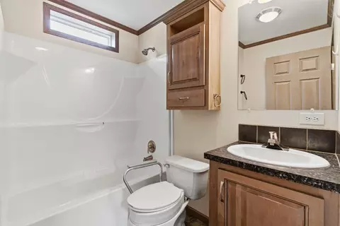 Bath - 22816 243rd St, Eldridge, IA 52748 photo 3 of 3