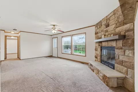 Living - 22816 243rd St, Eldridge, IA 52748 photo 3 of 3