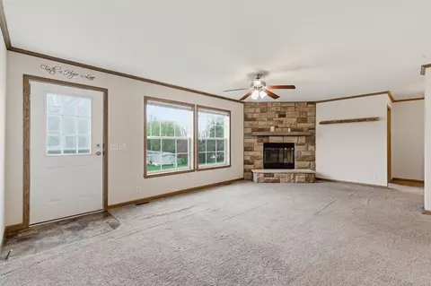 Living - 22816 243rd St, Eldridge, IA 52748 photo 2 of 3