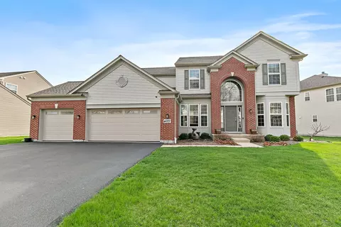 4077 Stratford Ln, Carpentersville, IL 60110