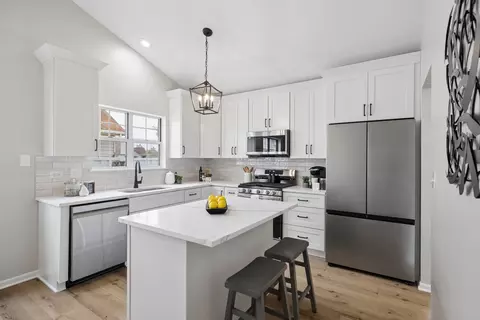Kitchen - 21069 W Hazelnut Ln, Plainfield, IL 60544 photo 1 of 3