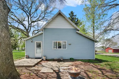707 N Gray St, Sidell, IL 61876