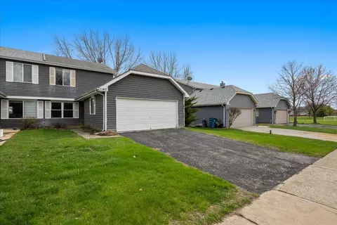 1140 Brunswick Ln, Aurora, IL 60504