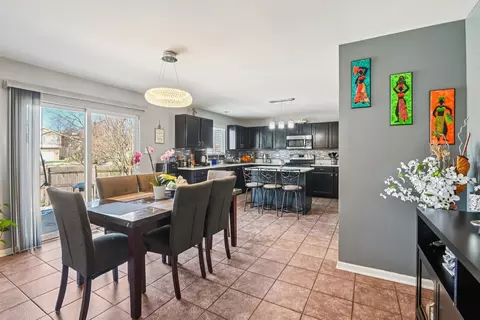 Dining - 2707 Cedar Breaks Ct, Plainfield, IL 60586 photo 2 of 2