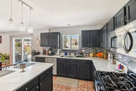 Kitchen - 2707 Cedar Breaks Ct, Plainfield, IL 60586 photo 4 of 5