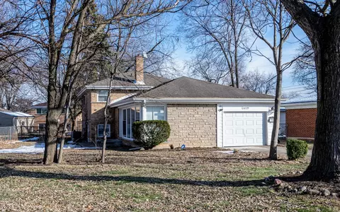 16039 Marion Dr, South Holland, IL 60473