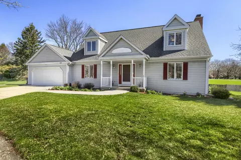 245 Old Forge Rd, Elgin, IL 60123