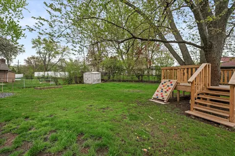 Exterior - 575 Jamison Ln, Hoffman Estates, IL 60169 photo 4 of 8