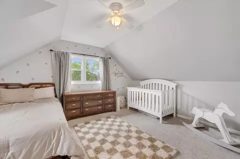 Bedroom - 575 Jamison Ln, Hoffman Estates, IL 60169 photo 4 of 8