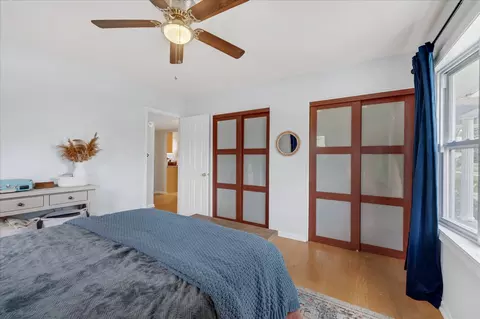 Bedroom - 575 Jamison Ln, Hoffman Estates, IL 60169 photo 1 of 8