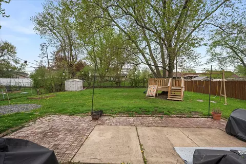 Exterior - 575 Jamison Ln, Hoffman Estates, IL 60169 photo 7 of 8