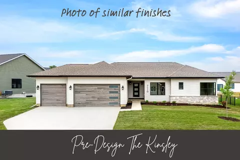208 N 15th St, Le Claire, IA 52753