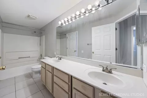 Bath - 1190 Delta Dr #101A, Elgin, IL 60123 photo 1 of 2