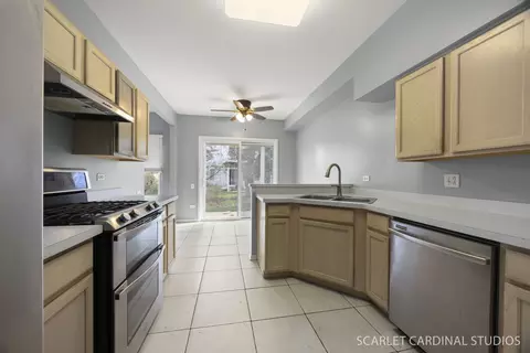 Kitchen - 1190 Delta Dr #101A, Elgin, IL 60123 photo 1 of 2
