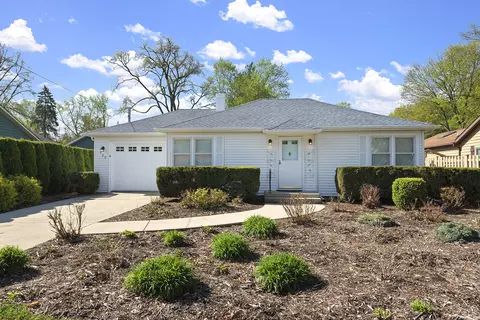 28 W725 Main St, Warrenville, IL 60555
