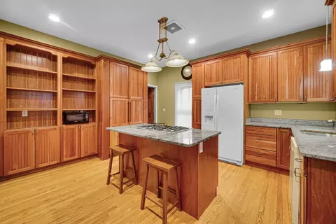 Kitchen - 268 Seneca St, Elgin, IL 60120 photo 1 of 2