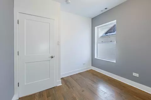 Bedroom - 2038 E 73rd St, Chicago, IL 60649 photo 2 of 6