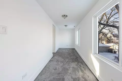 Entry Way - 2038 E 73rd St, Chicago, IL 60649 photo 4 of 5