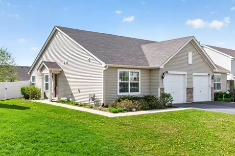 696 Vine St, Hampshire, IL 60140