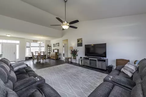 2214 Truman Trl, Mchenry, IL 60051 photo 11