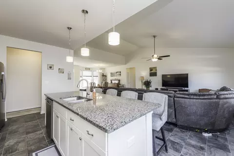 2214 Truman Trl, Mchenry, IL 60051 photo 3