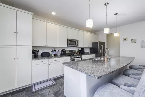 2214 Truman Trl, Mchenry, IL 60051 photo 2