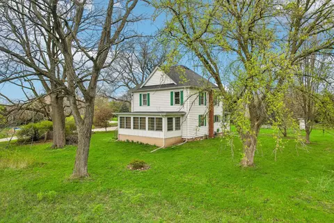 10604 Charles Rd, Woodstock, IL 60098