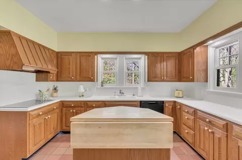 Kitchen - 1726 27th St, Moline, IL 61265 photo 6 of 7