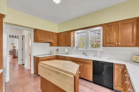 Kitchen - 1726 27th St, Moline, IL 61265 photo 1 of 7