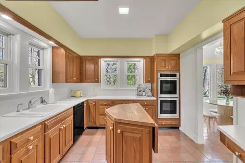 Kitchen - 1726 27th St, Moline, IL 61265 photo 4 of 7