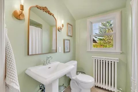 Bath - 1726 27th St, Moline, IL 61265 photo 2 of 3