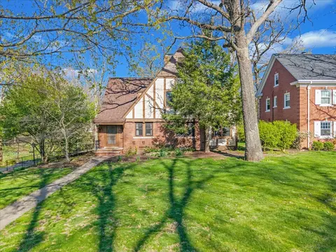 1726 27th St, Moline, IL 61265