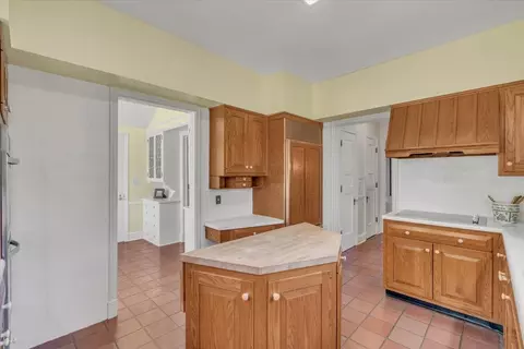 Kitchen - 1726 27th St, Moline, IL 61265 photo 2 of 7