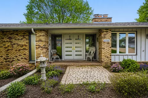 6500 Rowland Rd, Huntley, IL 60142