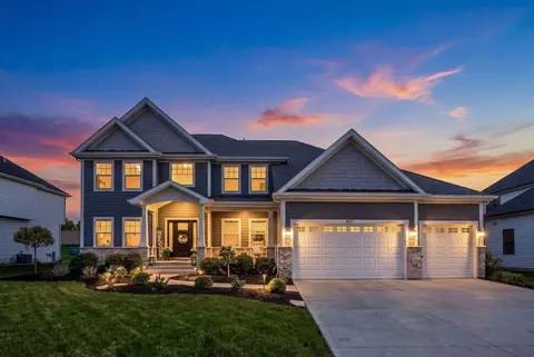 4211 Chinaberry Ln, Naperville, IL 60564