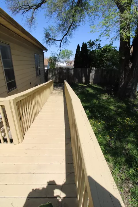 Exterior - 4519 4th Ave, Moline, IL 61265 photo 2 of 2