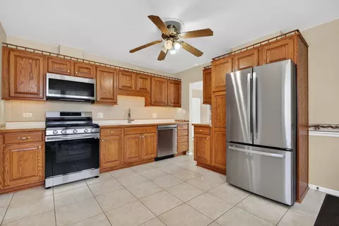 Kitchen - 3609 Kingfisher Ln, Rolling Meadows, IL 60008 photo 1 of 3