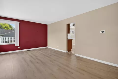 Living - 3609 Kingfisher Ln, Rolling Meadows, IL 60008 photo 1 of 4