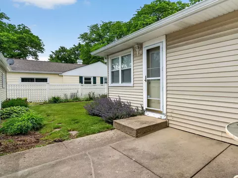 Exterior - 3609 Kingfisher Ln, Rolling Meadows, IL 60008 photo 1 of 3