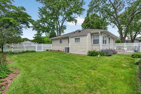 Exterior - 3609 Kingfisher Ln, Rolling Meadows, IL 60008 photo 3 of 3
