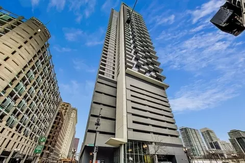 235 W Van Buren St #3817, Chicago, IL 60607