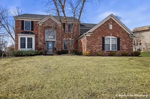 491 Saratoga Cir, Algonquin, IL 60102
