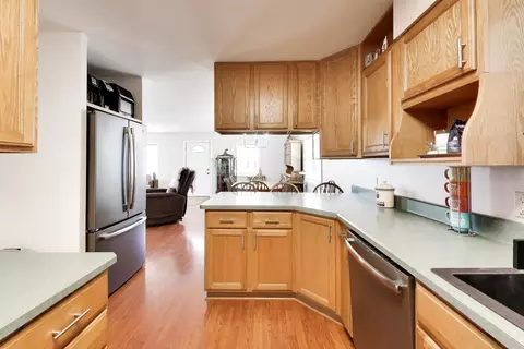 Kitchen - 401 E Lincoln St, Sycamore, IL 60178 photo 4 of 4
