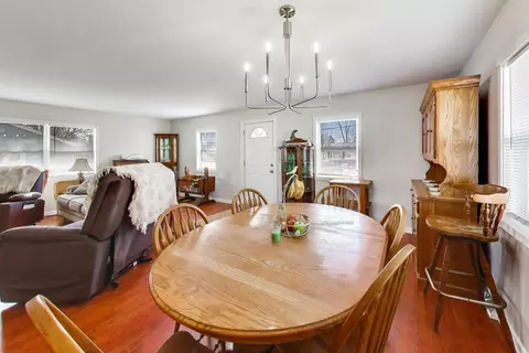 Dining - 401 E Lincoln St, Sycamore, IL 60178 photo 1 of 3