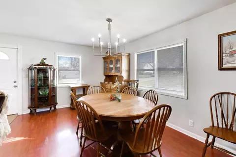 Dining - 401 E Lincoln St, Sycamore, IL 60178 photo 2 of 3