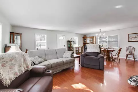 Living - 401 E Lincoln St, Sycamore, IL 60178 photo 2 of 2