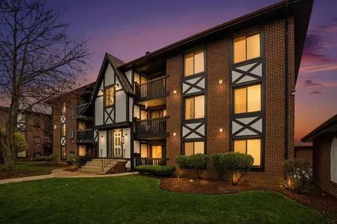13615 Royal Ct #309, Crestwood, IL 60418