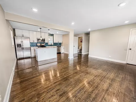 Living - 7241 Beloit Ave, Bridgeview, IL 60455 photo 1 of 5